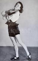 Egy magyar táncosnő. Nagy Etel emléke.
Bp., 1940. Cserépfalvi (Hungária ny.)  Vas István 1979-ben k...