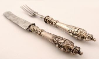 Ezüst(Ag) nyelű kés és villa, jelzett, h: 18,5 és 20 cm, br:  80 g