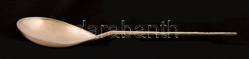 Díszes nyelű fém kanál, h: 20 cm