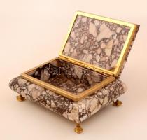 Márvány doboz, réz szerelékkel, 11×15 cm