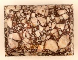 Márvány doboz, réz szerelékkel, 11×15 cm