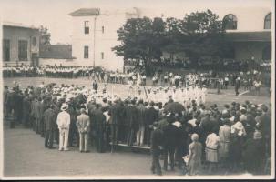 1933 Enyedi tornaversenyen a győztes csoport fogadása, fotólap, 9x13 cm