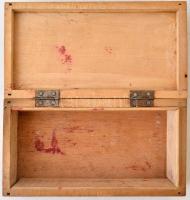 Magy. Kir. Udv. Szállító Szénásy Béla Levélpapíráruháza feliratú fabozoka, némileg foltos, 7x13x4 cm