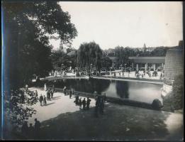 cca 1930-1940 Pozsonyi részletek, 2 db fotó, egyik sarkán törésnyommal, 7x23 cm