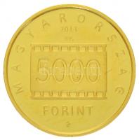 2013. 5000Ft Au "Robert Capa" (0,52g/0.999) T:P apró felületi karc
Hungary 2013. 5000 For...