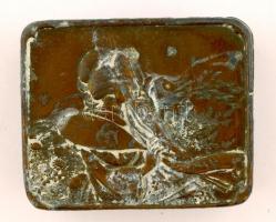 Antik kínai mintás bronz doozka, némi patinával a tetején / Vintage Chinese bronze box 3x5x6 cm