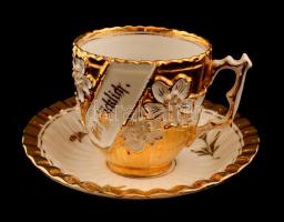 Díszes aranyozott teás csésze és alj, aranyozott, kézzel festett, jelzés nélkül, javított, kopott, csésze: m: 9 cm, d: 8 cm, alj: d: 15 cm.