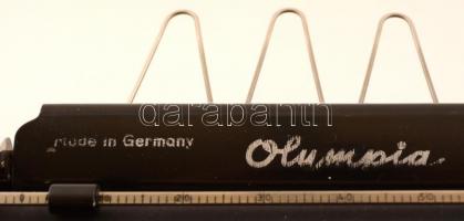 cca 1940 Olympia német táska írógép. Tartalék szalaggal,