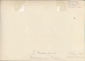 1931 Bécs(Wien), Spinnerin am Kreuz, egyleti gyűlés, hátoldalon feliratozott fotó, 13x18 cm / 1931 V...