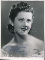 cca 1930 Gitta, 2 db fotó, egyik dedikált, U. Dorés és Léon műterméből, 23x17 cm