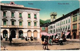 Trento, Piazza delle Erbe, Banca Cooperativa / square, bank (EB)