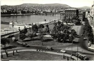 Budapest V. Széchenyi tér, Dunai látkép, M.T.I. foto, Járai Rudolf eredeti fényképe; Képzőművészeti Alap Kiadóvállalat