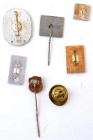 Vegyes 7db-os jelvény és kitűző tétel, közte Görögország 1996. "Athén '96" zománcozot...