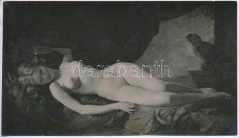 Fotók akt művészi alkotásokról, 3db az egyik Csőrgeő Tibor dr. (1869-1968) jelzéssel, különböző mére...