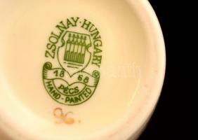 Zsolnay virág mintás váza, kézzel festett, jelzett, hibátlan, m:16,5 cm