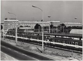 cca 1975 Budapest közlekedése, metró, HÉV, autóbusz az Örs vezér terén, 4 db vintage fotó, 18x24 cm
