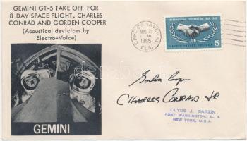 Gordon Cooper (1927-2004) és Charles Conrad Jr. (1930-1999) amerikai űrhajósok Gemini GT-5 aláírásai emlékborítékon /  Signatures of Gordon Cooper (1927-2004) and Charles Conrad Jr. (1930-1999) American astronauts Gemini GT-5 on envelope