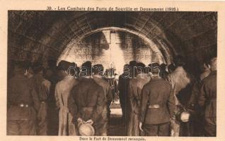 1916 Les Combats des Forts de Souville et Douaumont / WWI French soldiers, Day of the Dead, pray before the battle (cut)