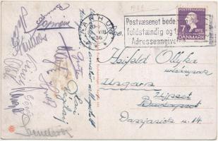 cca 1938 A magyar amatőr labdarúgó válogatott tagjai által aláírt képeslap Dániából.