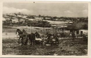 1943 Haditudósító Kiállítás Budapesten, Kolumbán haditudósító felvétele / WWII Hungarian military