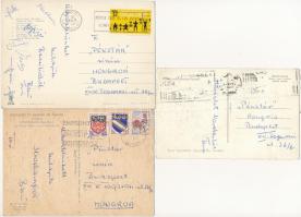 cca 1967 Az újpesti labdarúgó csapat tagjainak (Mathesz, Bene, Farkas, stb.)aláírásai külföldi helyekről küldött 3 db levelezőlapon