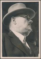 1931. augusztus, Kinszki Imre (1901-1945): Portré, a szerző által feliratozott vintage fotó hagyatékából, 9x6,5 cm