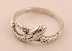 Ezüst gyűrű , Ag., nettó: 1,9 gr., jelzés nélkül , méret:52 /Silver ring, net, Ag. 1,9 grams, withou...