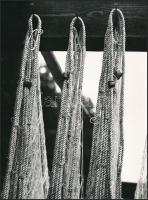 1972 Szél Ferenc: Kötelek, feliratozott vintage fotóművészeti alkotás, 24x18 cm