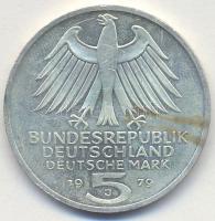 NSZK 1979J 5M Ag "150 éves a Német Archeológiai Intézet" T:2
FRG 1979J 5 Mark Ag "15...