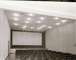 1973 Budapest, Béke mozi kívül-belül, 3 db szabadon felhasználható negatív, 6x7 cm