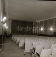 1973 Budapest, Táncsics mozi kívül-belül, 7 db szabadon felhasználható negatív, 6x7 cm