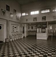 1973 Budapest, Táncsics mozi kívül-belül, 7 db szabadon felhasználható negatív, 6x7 cm