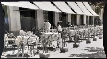 cca 1965 Krisch Béla: Terasz, pecséttel jelzett vintage fotóművészeti alkotás, 23x39 cm