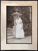 cca 1920 Ápolónő, vintage fotó, 25x17 cm, karton 34x25 cm