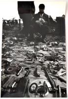 cca 1980 Süli István: Minden eladó, feliratozott vintage fotóművészeti alkotás, 38,5x26 cm