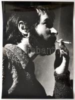 cca 1980 Salgótarján, Lóránt János festőművész portréja, Veres Mihály feliratozott vintage fotója, 40x28 cm