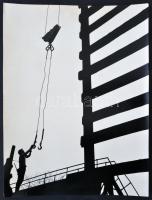 cca 1972 Gebhardt György (1910-1993): Építkezés, aláírt, feliratozott vintage fotóművészeti alkotás, 40x30 cm