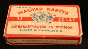 cca 1950 Krétázott Magyar Kártya, 32 lapos, Játékkártyagyár és Nyomda, bontatlan csomagolásban, 7x5 cm.