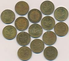 NSZK 1949-1988. 5pf Br-acél, sárgaréz-acél (15xklf) T:2,2-
FRG 1949-1988. 5 Pfennig Br-steel, Brass...