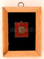 1936 Erdélyi Szépmíves Céh zománc címere, képkeretben, némi kopással, pici sérülésekkel, 3x3 cm, kép...