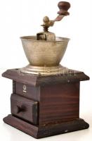 Fa és fém elemekből álló kávédaráló, jó állapotban, 24x12x12 cm