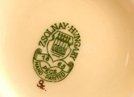 Zsolnay virágmintás porcelán váza, 2 db, kézzel festett, jelzett, az egyik hibátlan, a másikon máz a...