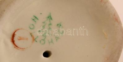 2 db porcelán mókus, kézzel festettek, jelzettek (Hollóházi, Kispest), apró kopásnyomokkal, m: 14 cm