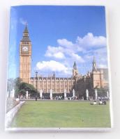 64 db RÉGI osztrák városképes lap albumban, vegyes minőség, sok Bécs és Salzburg / 64 old Austrian t...