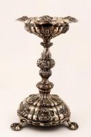 Nagy méretű antik ezüst (Ag.) asztalközép, jelzett (Bécs 1854),préselt és kalapált szárral és hullám...