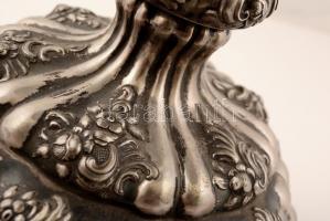 Nagy méretű antik ezüst (Ag.) asztalközép, jelzett (Bécs 1854),préselt és kalapált szárral és hullám...