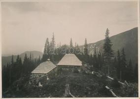 cca 1910-1920 Negoj menedékház, Fogarasi-havasok, hátoldalon feliratozva, 11x15 cm / Cabana Negoiu, Făgăras Mountains, with description on the verso, 11x15 cm