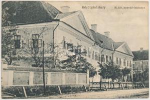 Kézdivásárhely, Targu Secuiesc; M. kir. Honvéd laktanya, kiadja Turóczi István / military barracks