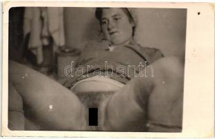 Pornographic photo postcard (r)