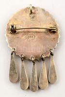 Ezüst (Ag.) bross, berakással, jelzett, 5×3 cm, bruttó 10,3 g